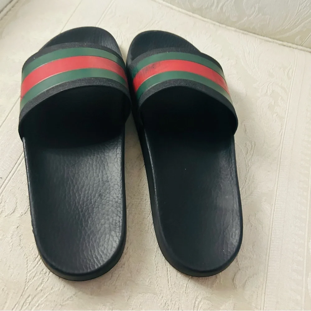 Classic chic! Gucci iconic Pursuit '72 Rubber Slide 'Black” size 9